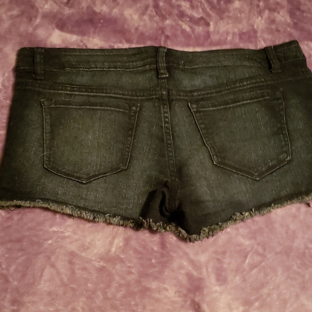 Shorts - Picture 2 of 3